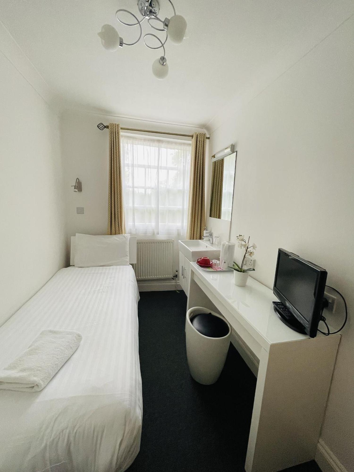 Hotel Meridiana London Bagian luar foto