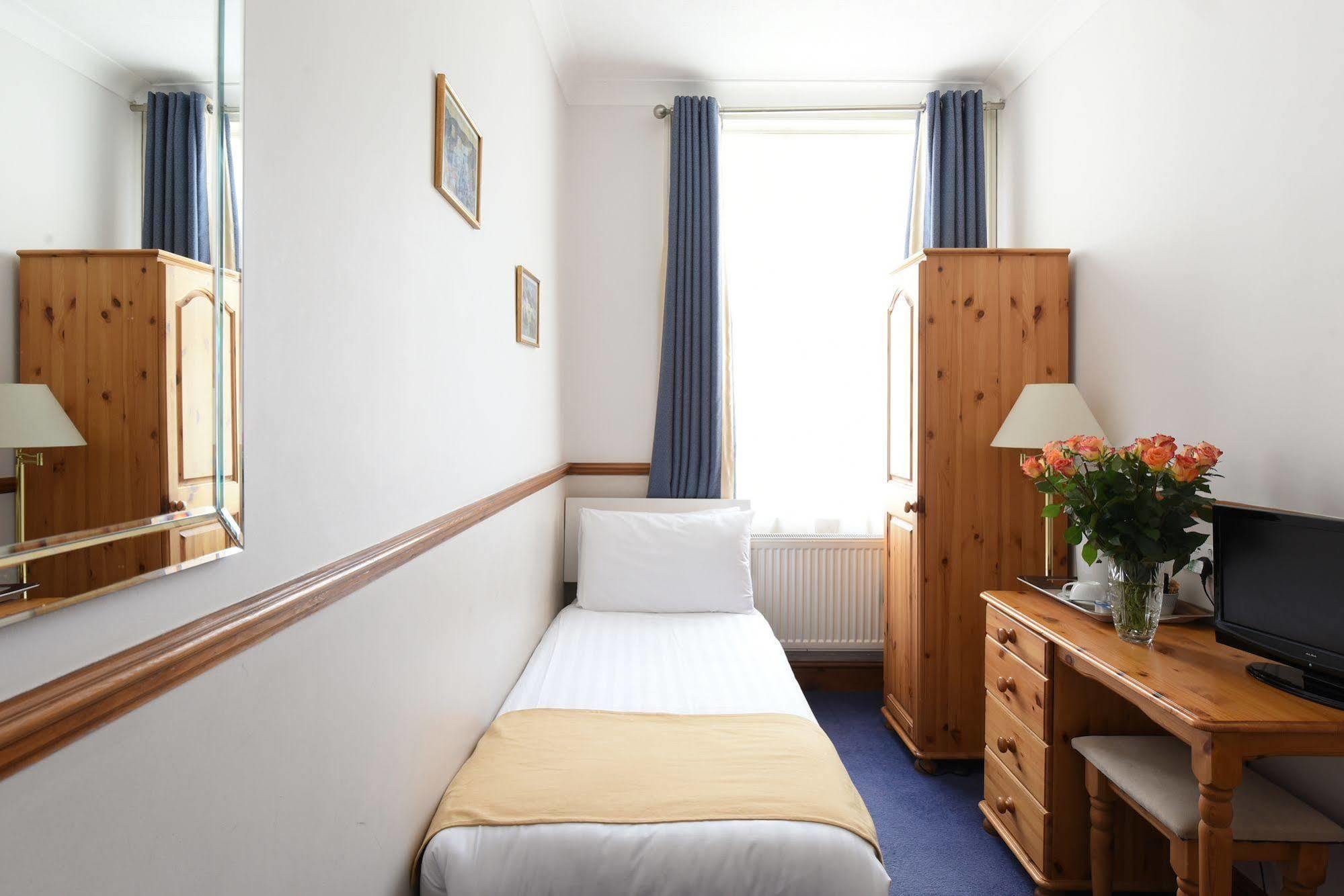 Hotel Meridiana London Bagian luar foto