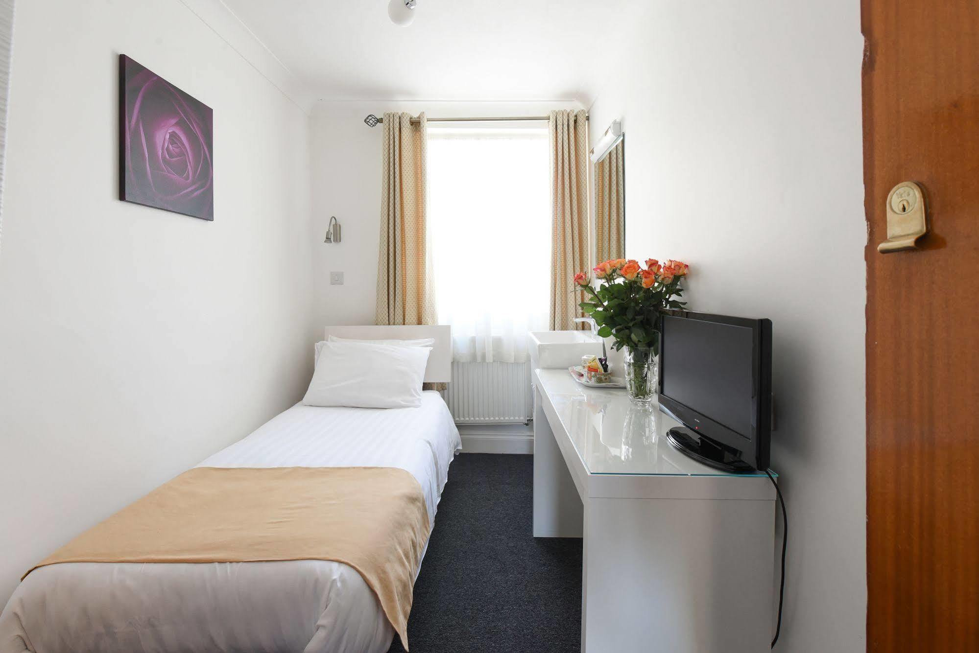 Hotel Meridiana London Bagian luar foto